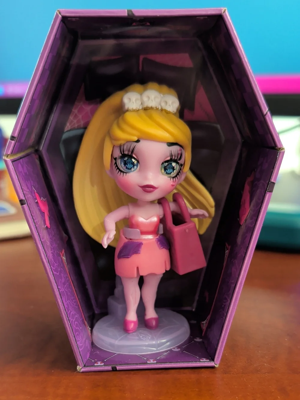 Zombaes Forever - Shop Till You Drop Figure